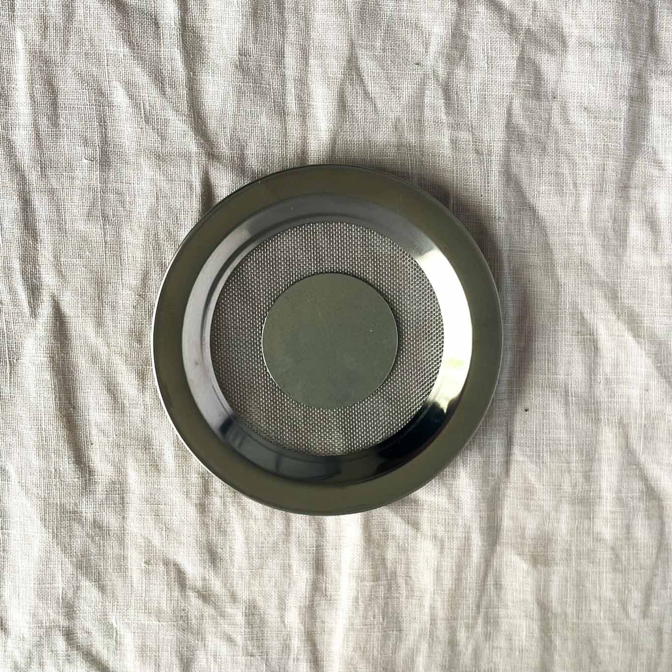 Edelstahl Räuchersieb mit Metallplättchen ⌀ 10cm