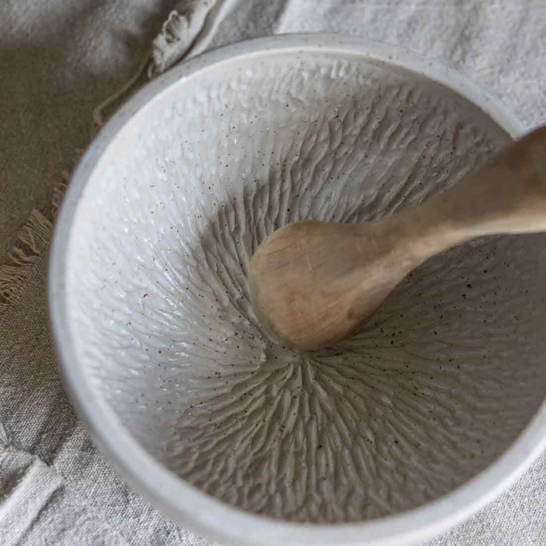 MÖRSER | SPECKLE /// matt-weiss