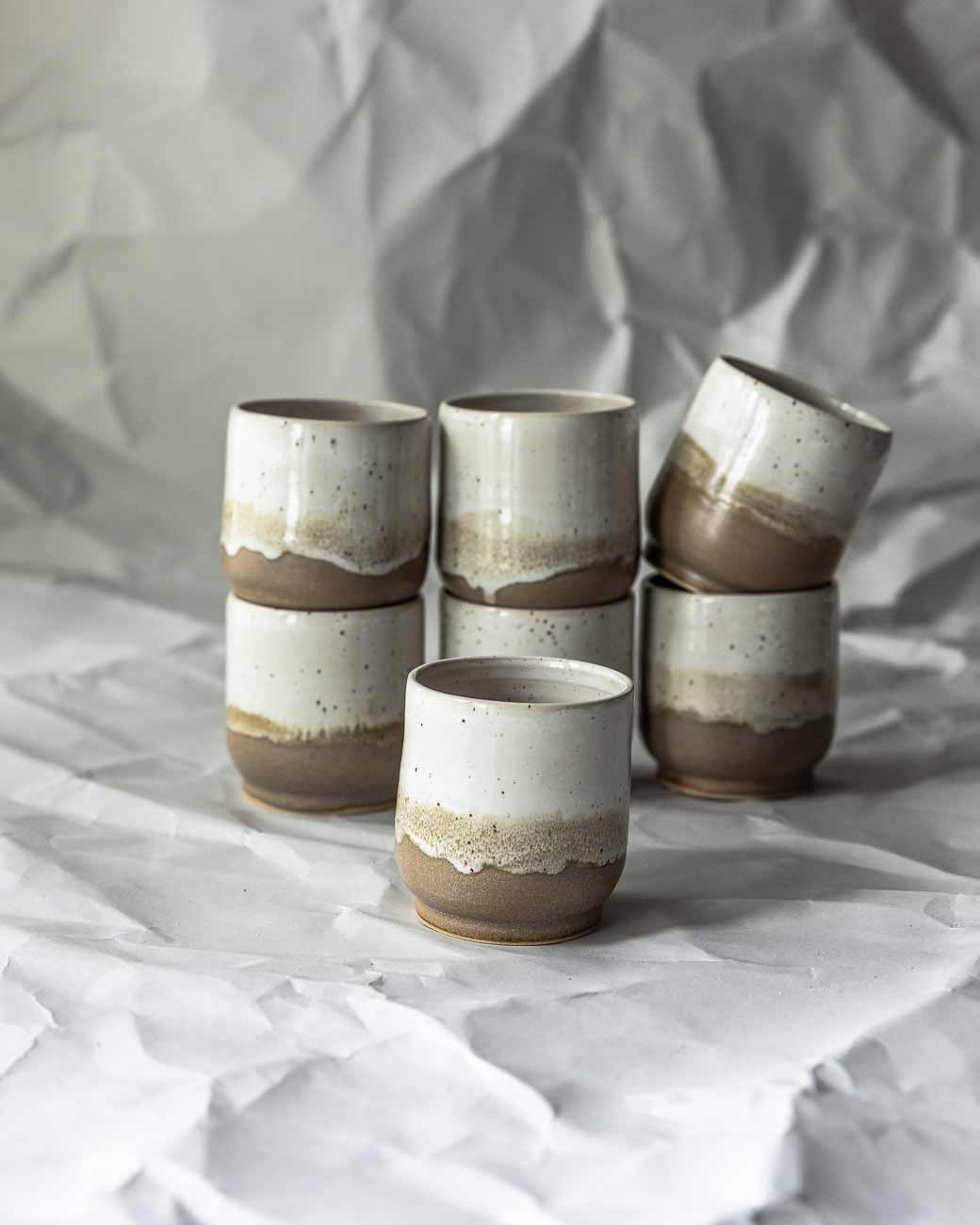 CUP | BEIGE WHITE JE STÜCK
