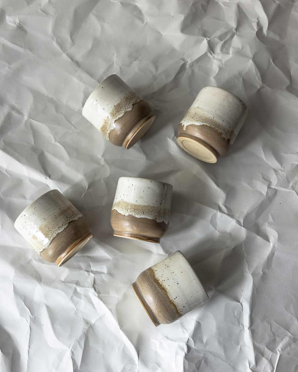 CUP | BEIGE WHITE JE STÜCK