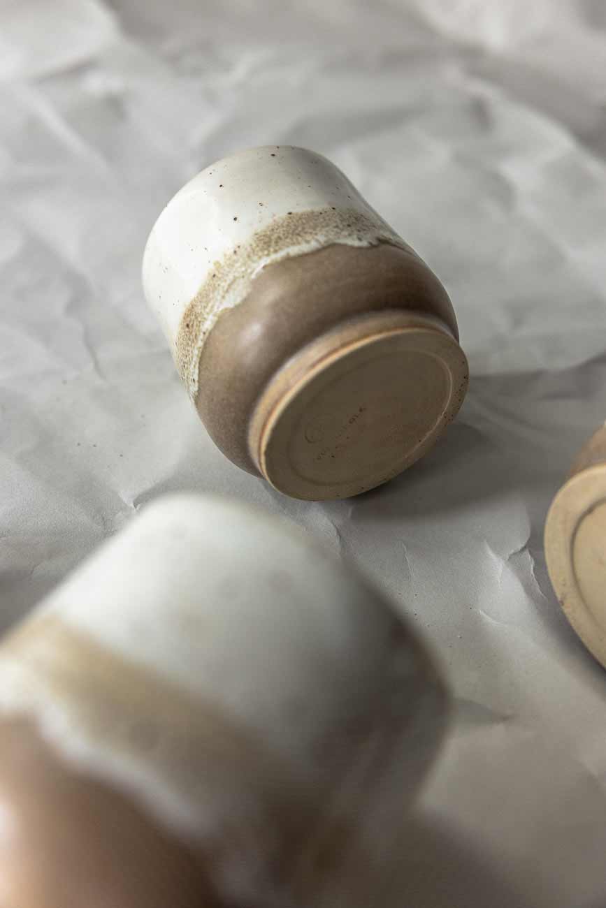 CUP | BEIGE WHITE JE STÜCK